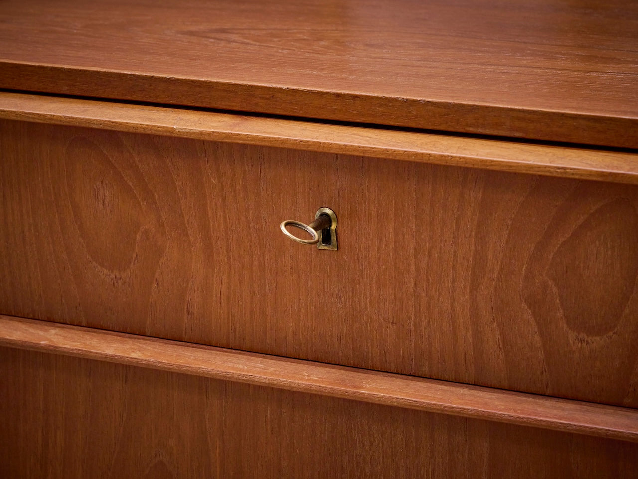 Danish vintage mid-century chest of drawers with six drawers in warm teak
