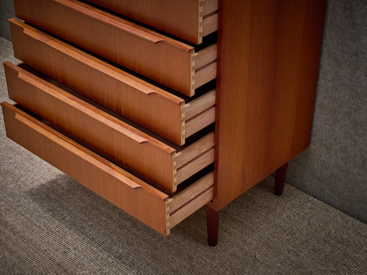 Danish vintage mid-century chest of drawers with six drawers in warm teak
