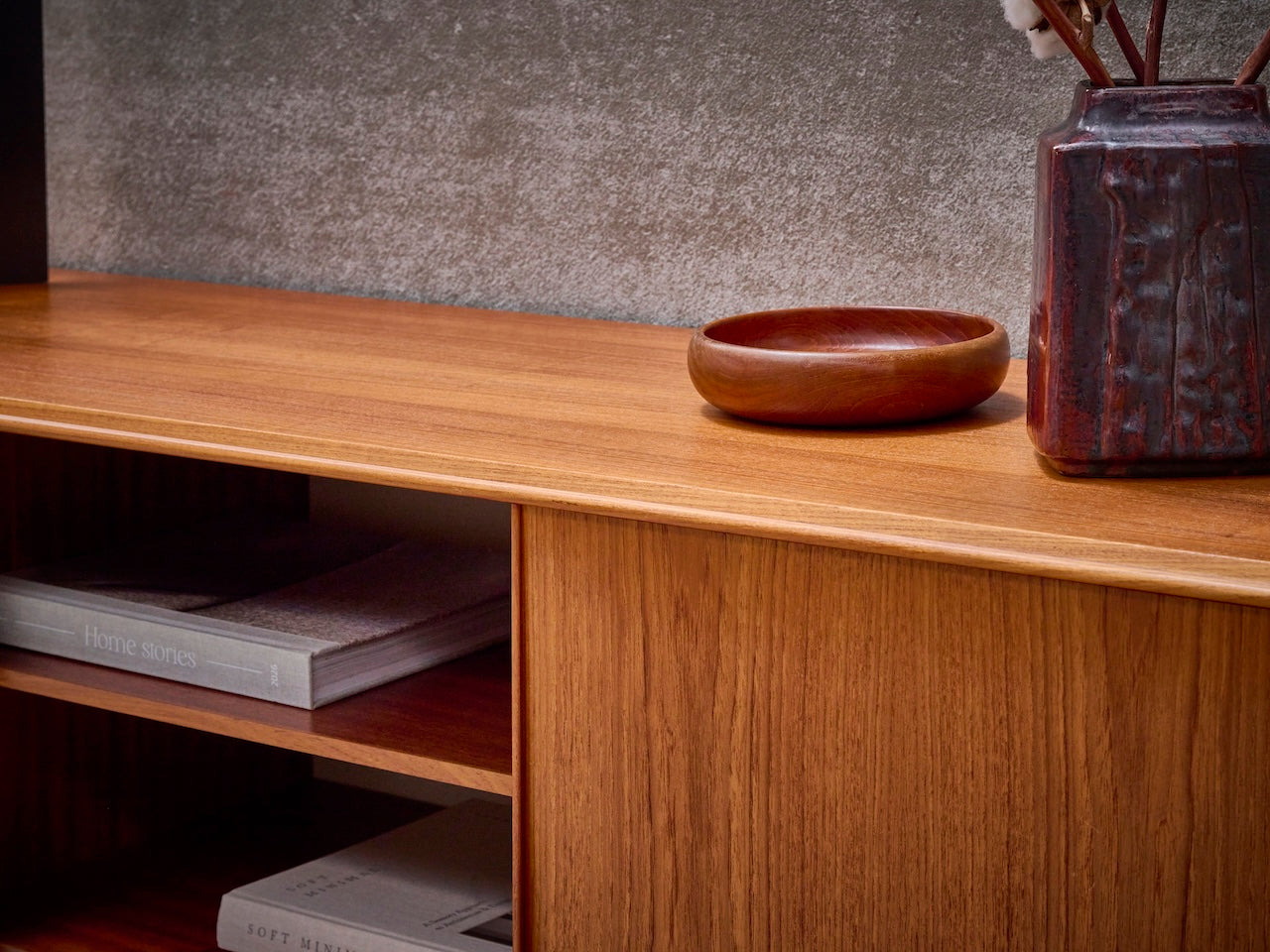 Deens vintage mid-century highboard met 3 schuiven in warm teakhout
