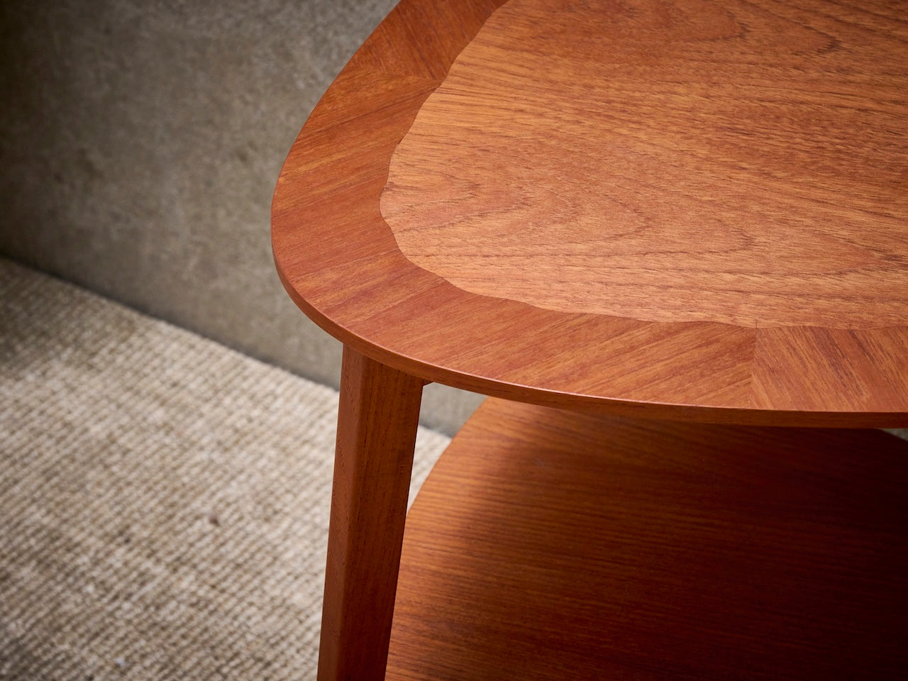 Deens vintage mid-century bijzettafeltje in teak, door Holger Georg Jensen