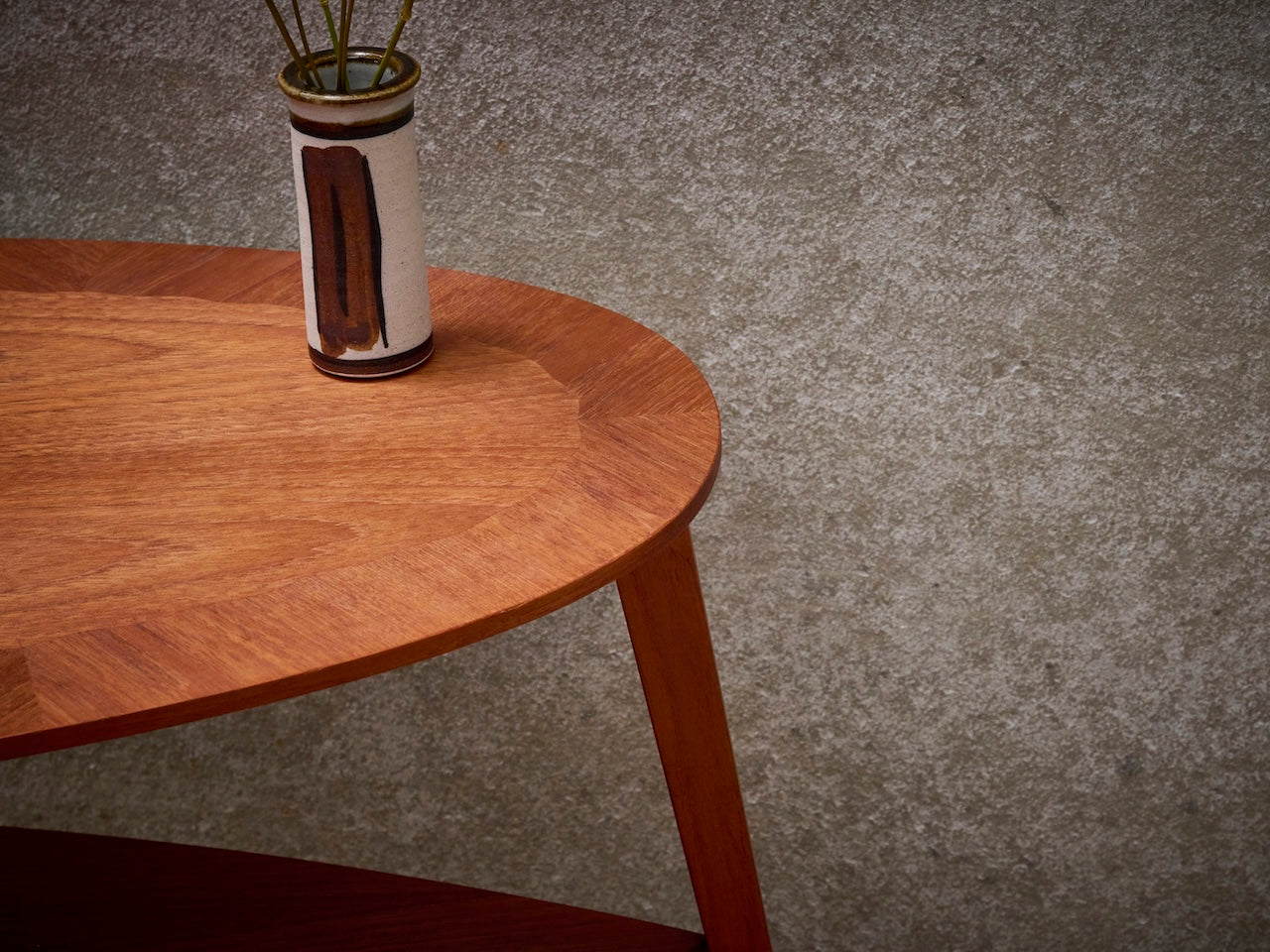 Deens vintage mid-century bijzettafeltje in teak, door Holger Georg Jensen