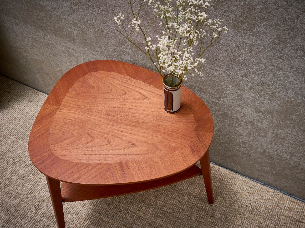 Deens vintage mid-century bijzettafeltje in teak, door Holger Georg Jensen