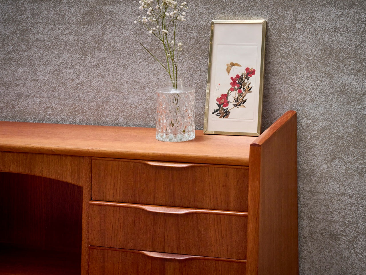 Deense vintage mid-century secretaire in teak met spiegeltje en schrijflade