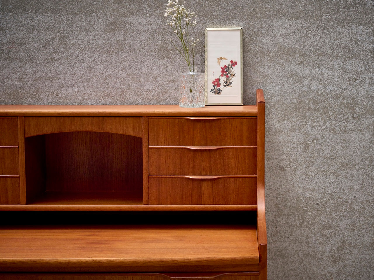 Deense vintage mid-century secretaire in teak met spiegeltje en schrijflade