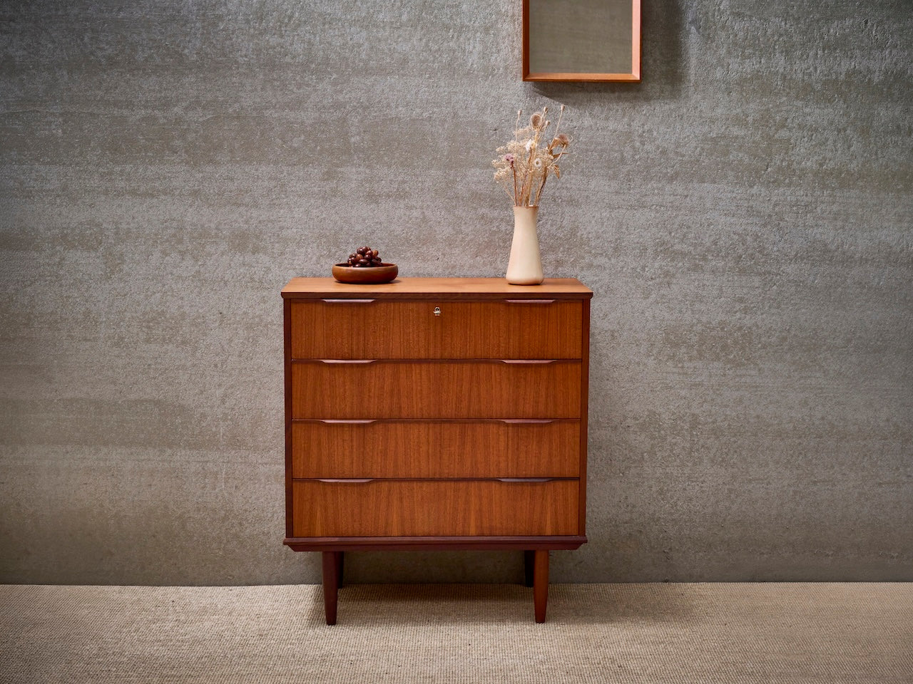 Deense vintage mid-century ladekast met 4 lades in warm teakhout