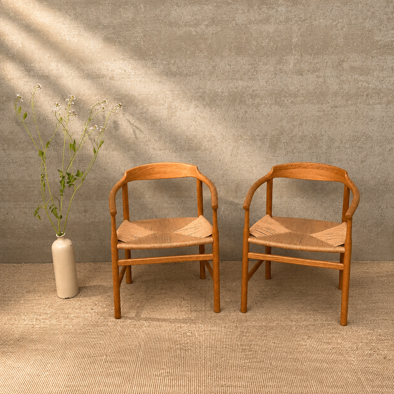 Deens Vintage  Hans J. Wegner Stoelen