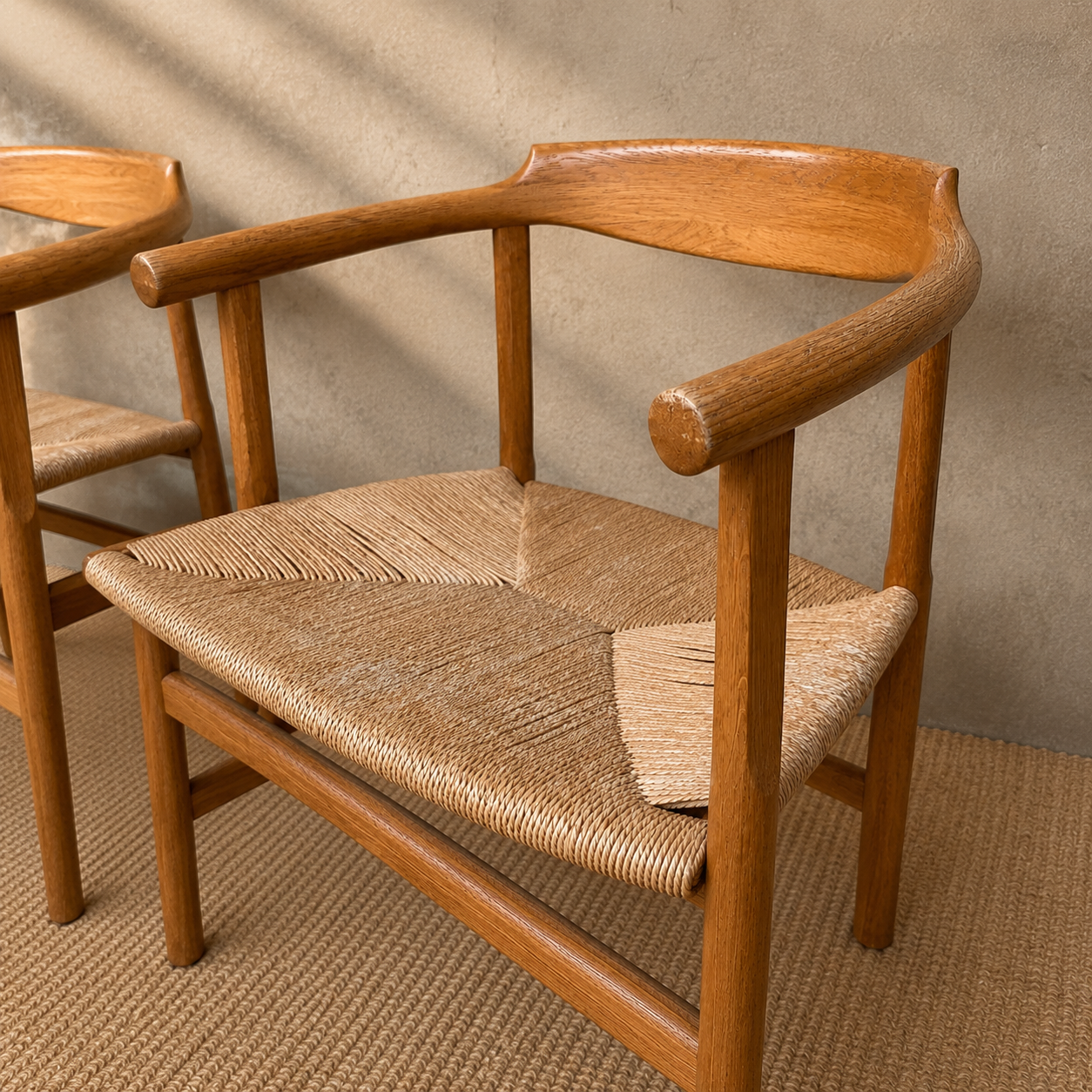 Deens Vintage  Hans J. Wegner Stoelen