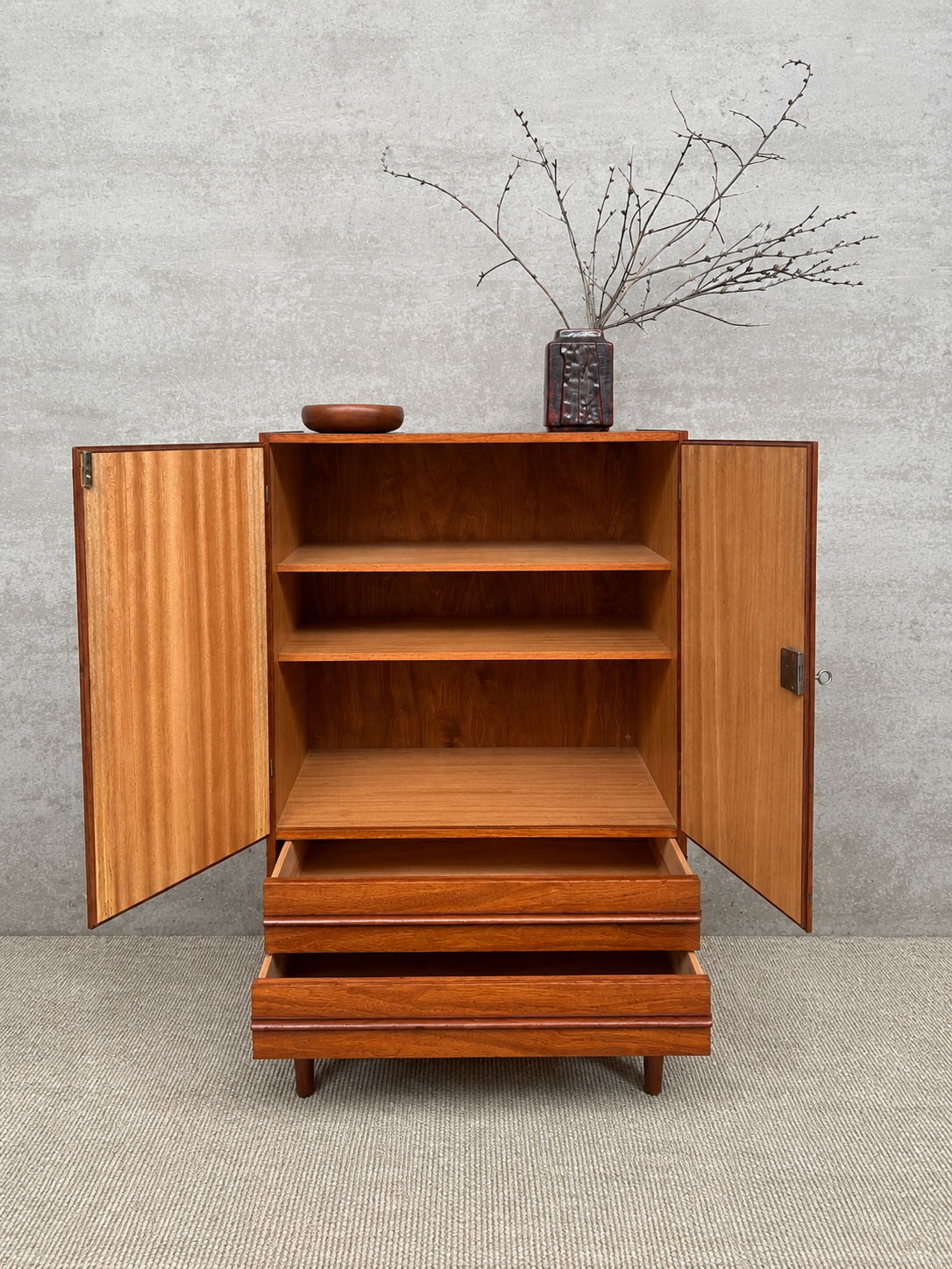 Deens vintage mid-century kastje