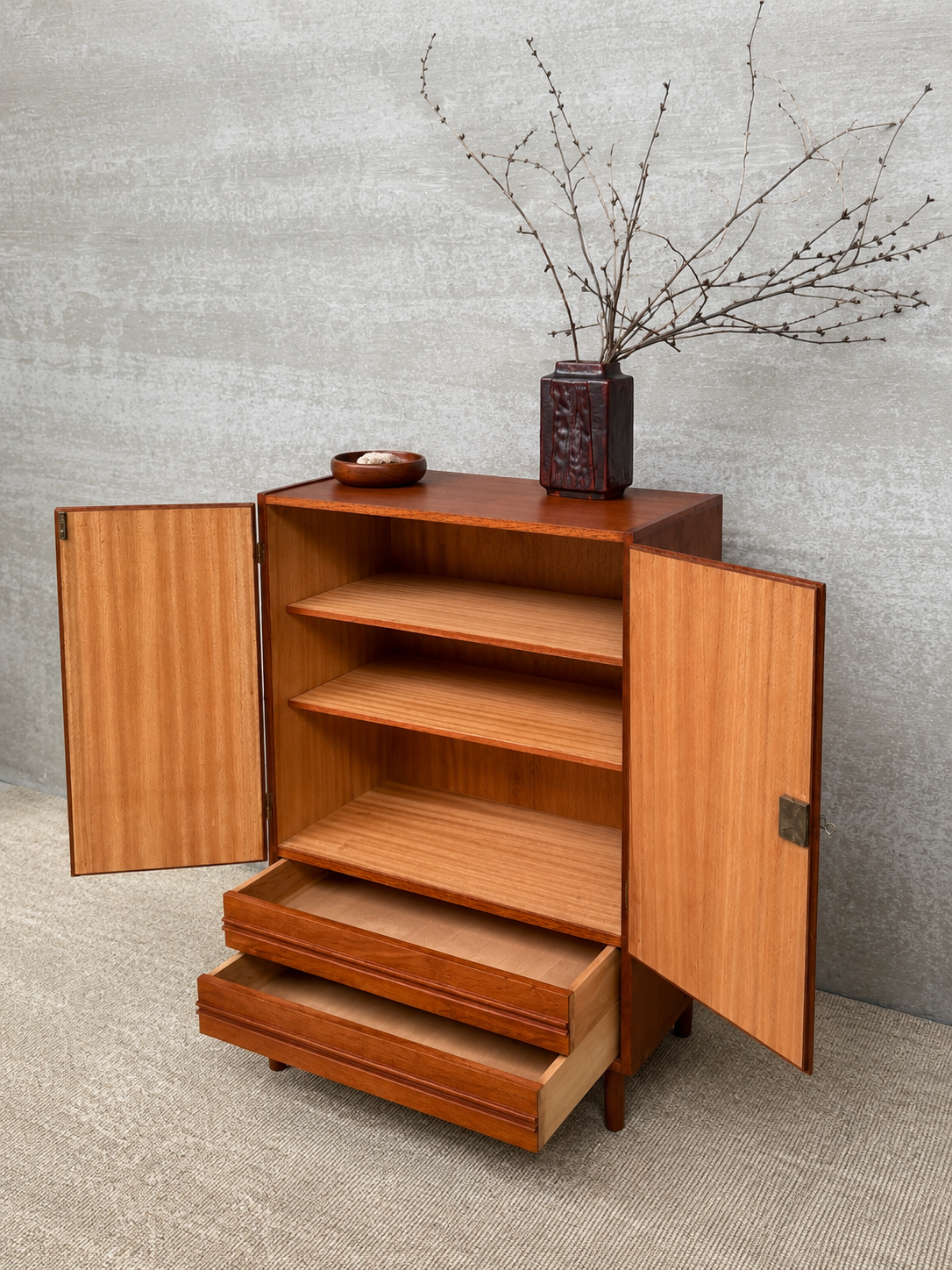 Deens vintage mid-century kastje