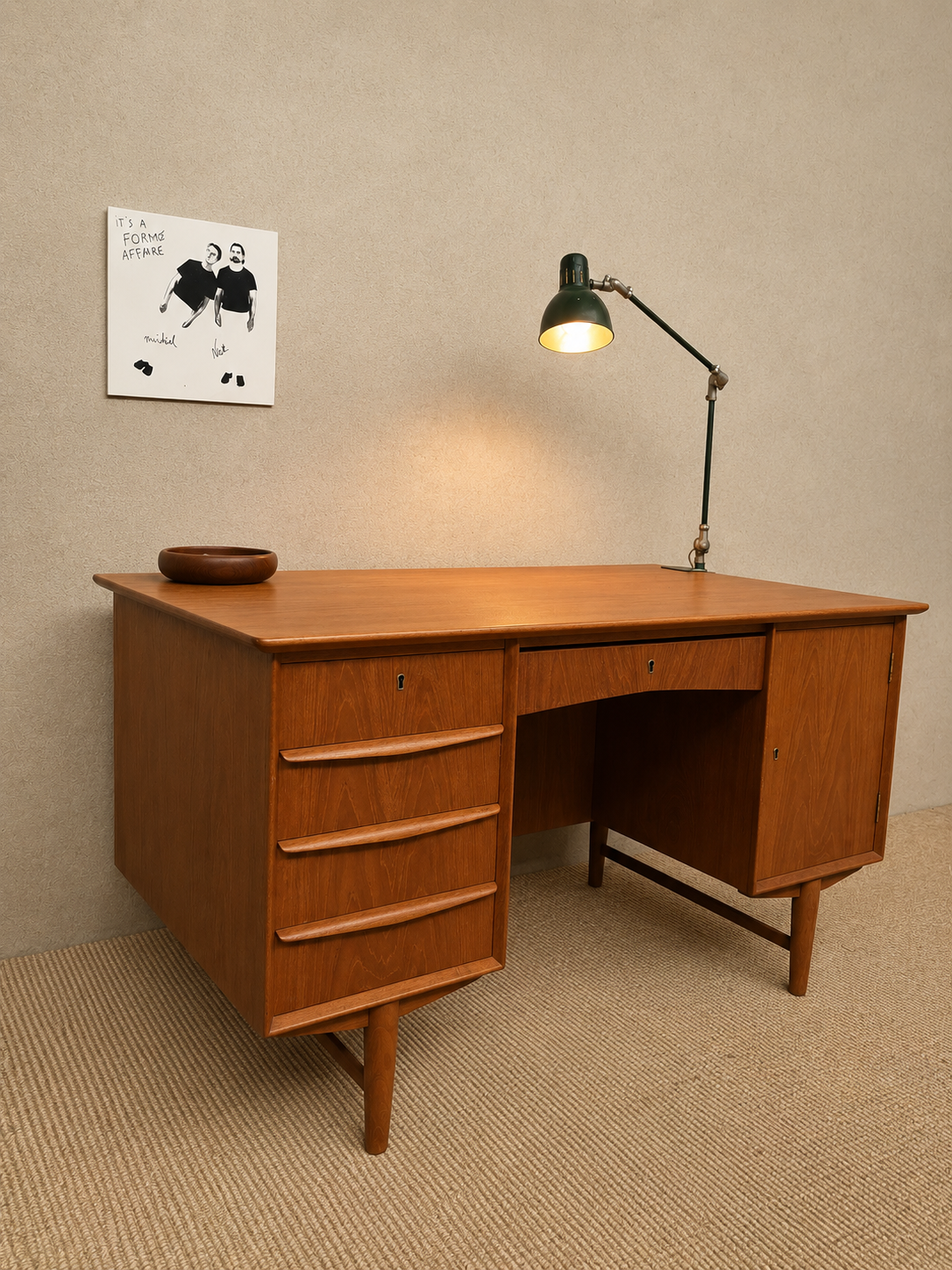 Deens vintage mid-century vrijstaand bureau