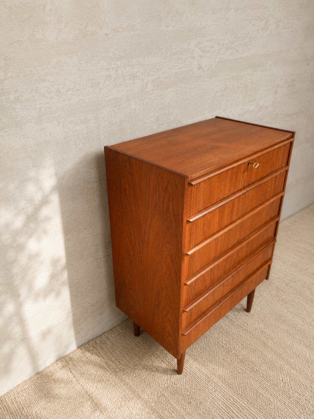 Deens vintage mid-century ladekast met 6 lades in warm teakhout