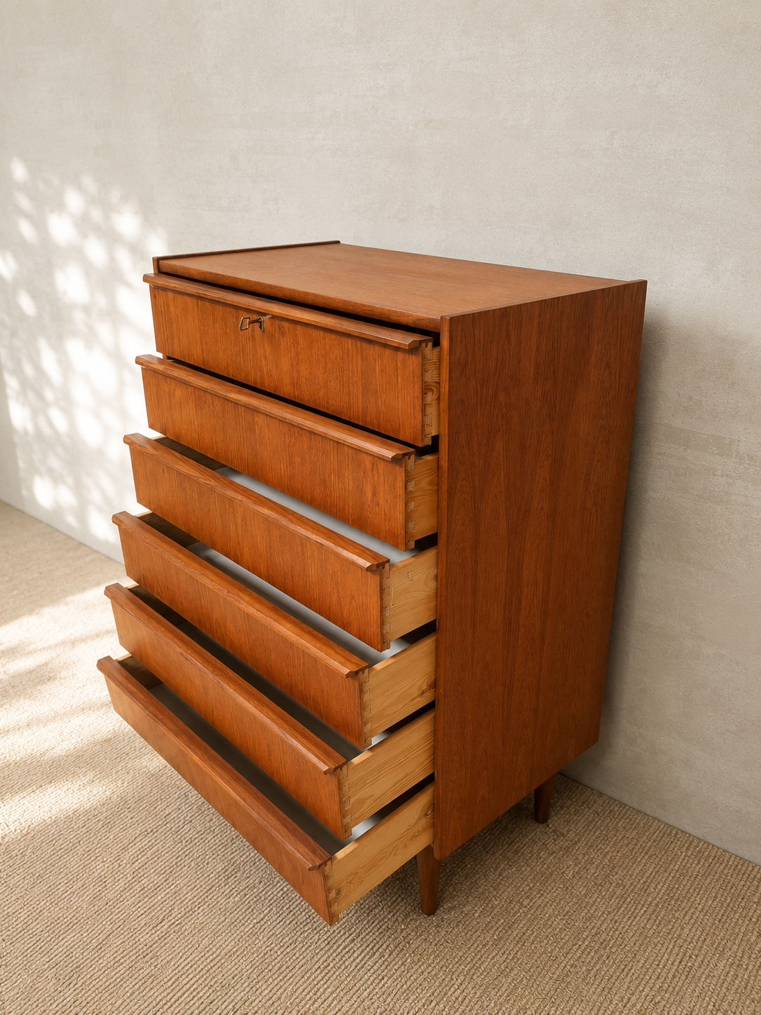 Deens vintage mid-century ladekast met 6 lades in warm teakhout